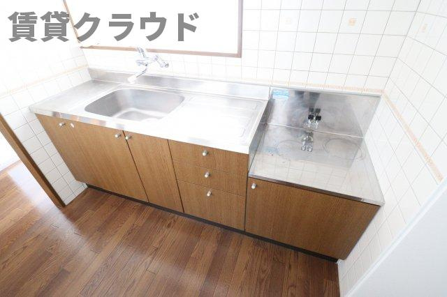 パールハイツ蘇我Ⅰのキッチン|コンパクトなキッチンで掃除もラクラク
