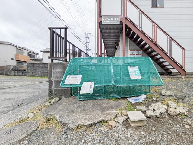 【その他共用部分】 | ハイム愛花D | 敷地内ごみ置き場でごみ出しもらくらく～♪忙しい社会人さんや学生さんにもうってつけ！