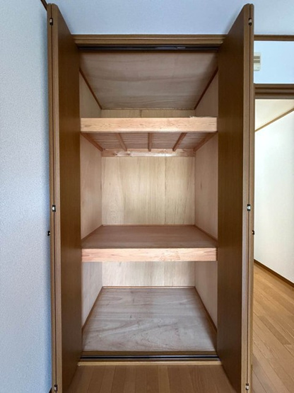 【収納】 | ハイム愛花D | 洋室6帖のお部屋にある収納スペースです！お部屋がすっきり片付いて快適に☆