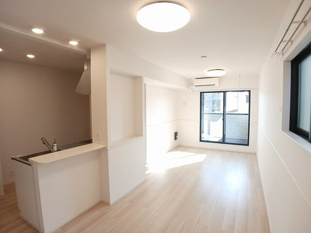 ルミナーレ荒川沖　Ⅱの居間・リビング|こちらのリビングで趣味の時間をお楽しみください