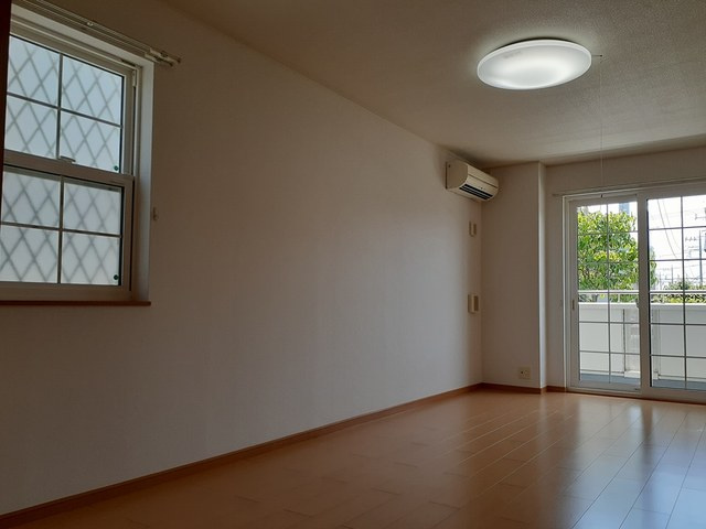 ミッテメゾンBの居間・リビング