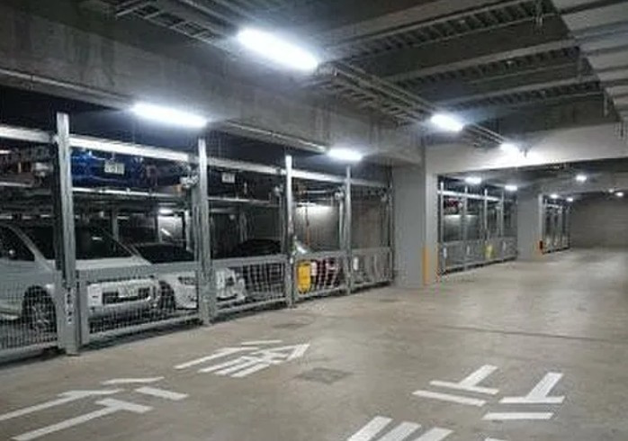 ザ・パークハウス新宿タワーの駐車場