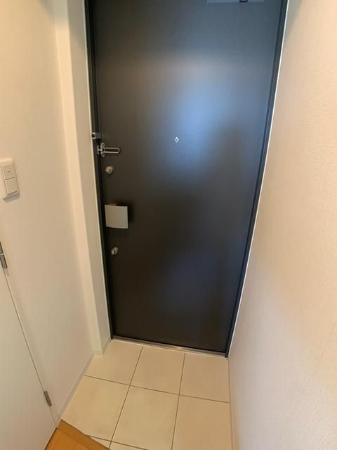ライブコート草加の玄関