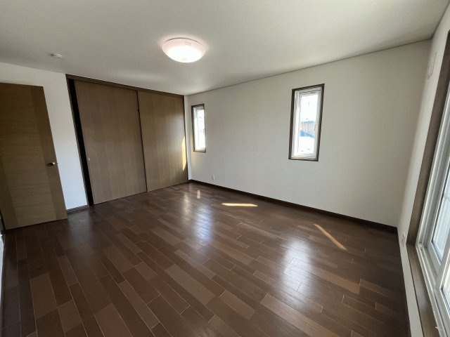 盛岡市小鳥沢一丁目　中古住宅の洋室|2階洋室