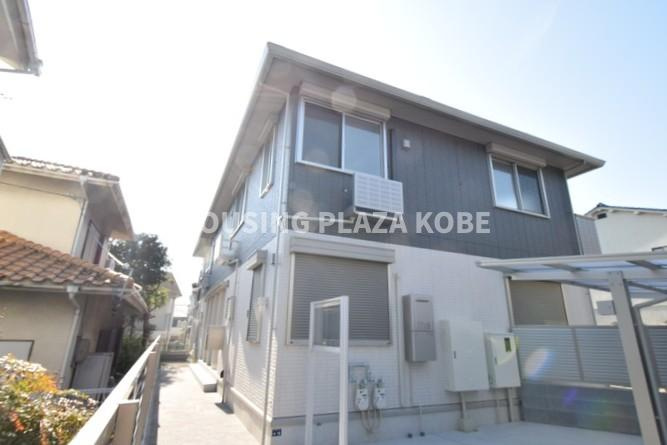 Gibbous House 十三夜の外観