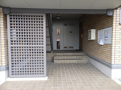 【エントランス】 | リビングタウン朝田 B棟