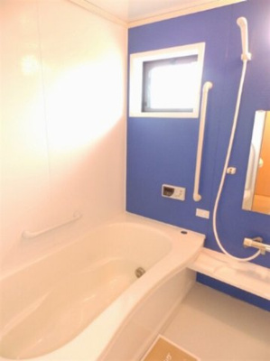 【浴室】 | リビングタウン朝田 B棟 | 同間取り別部屋写真です。