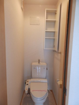 【トイレ】 | リビングタウン朝田 B棟 | 同間取り別部屋写真です。