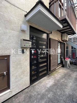 【エントランス】 | 新蒲田戸建 | 落ち着いたエントランスです