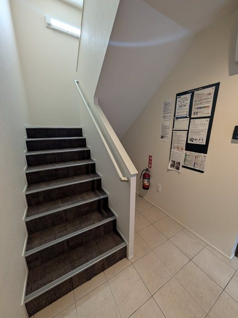 サンライズ下北沢のロビー|内廊下です