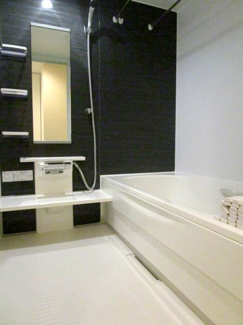 サンライズ下北沢の浴室