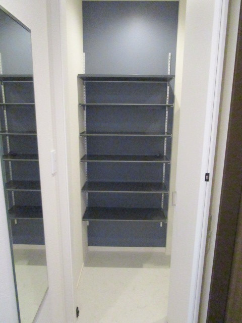 サンライズ下北沢の玄関