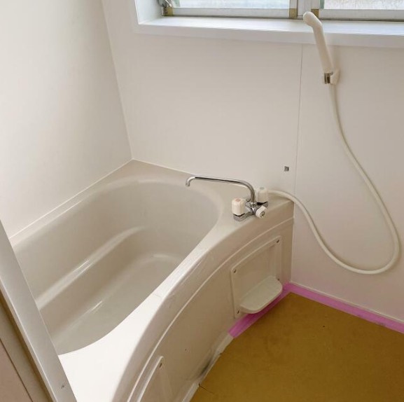 葵ハイツの浴室