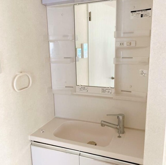 葵ハイツの独立洗面台