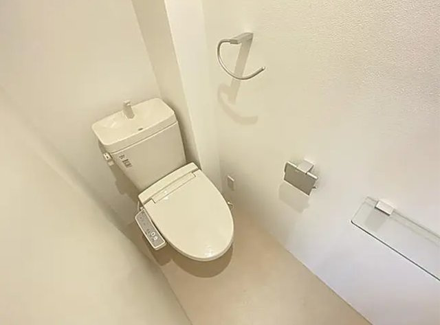  【グランシャルム芦屋】兵庫県芦屋市一棟収益売りアパート「平成29年新築」「満室稼働中」のトイレ