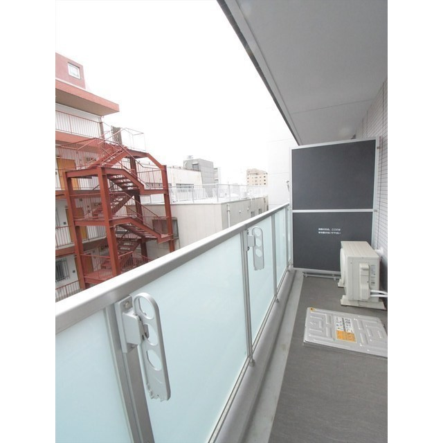 ＧＥＮＯＶＩＡ本所吾妻橋ｓｋｙｇａｒｄｅｎのバルコニー