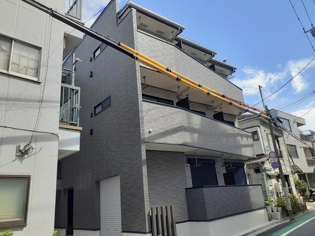 アディムーサの外観