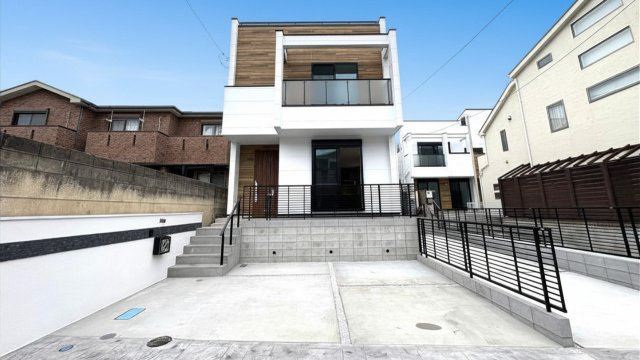 Coast Terrace Living — 東海岸南