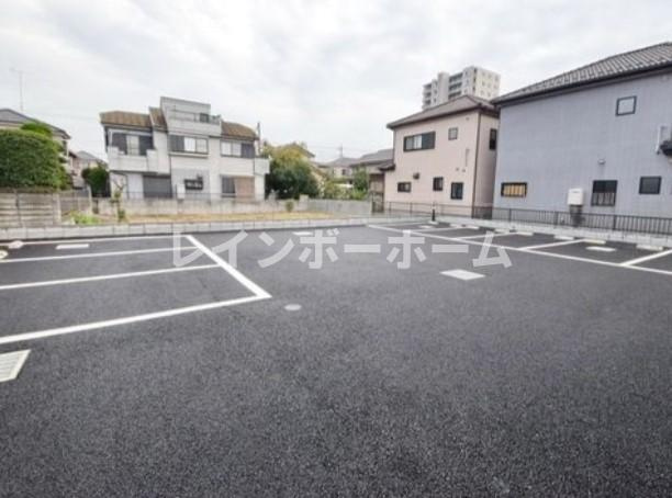 クレイノクオーレ若葉の駐車場