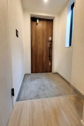 小山６丁目戸建の玄関