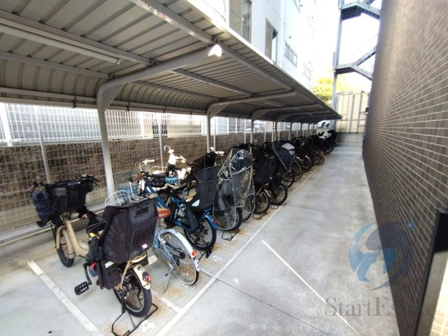 【駐輪場】の画像
