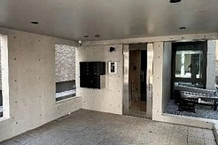 足立区千住緑町２丁目の賃貸マンションのエントランス