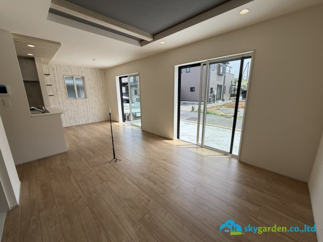 平塚市達上ヶ丘　新築戸建　全2棟2号棟の居間・リビング