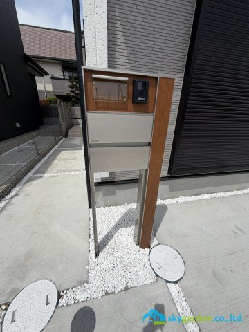 平塚市達上ヶ丘　新築戸建　全2棟2号棟の玄関