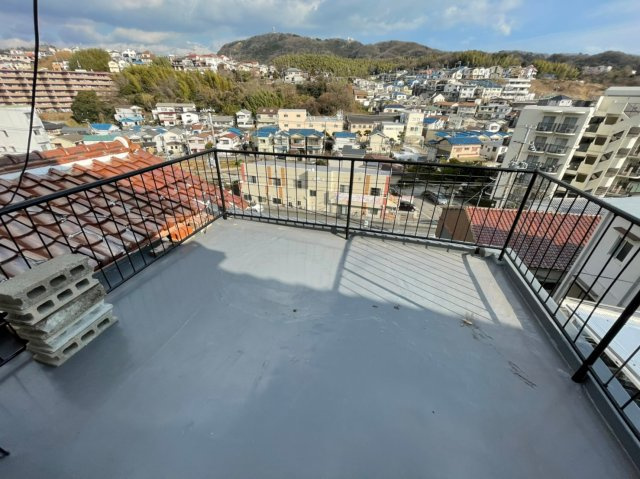 塩屋町字大谷貸家のバルコニー