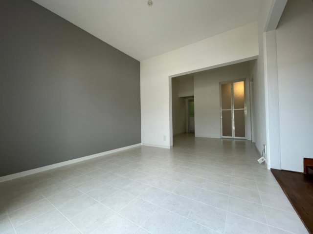 塩屋町字大谷貸家の居間・リビング