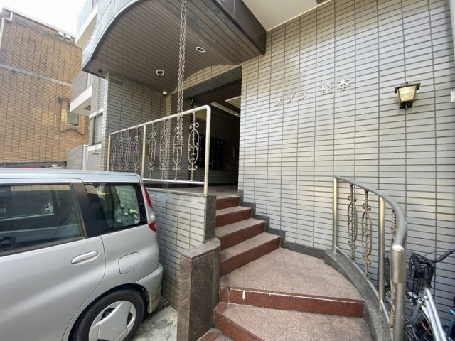メゾン榎本のエントランス