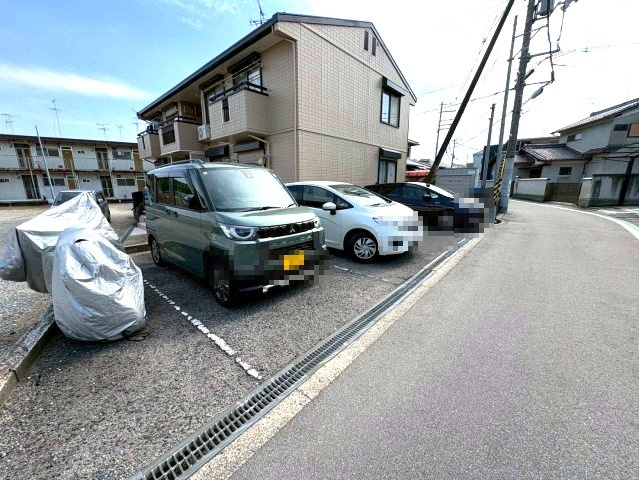 ソファレ錦織の駐車場