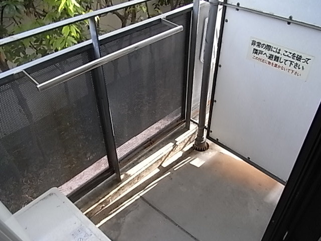 ラ・フェ・ブランシュ岡本のバルコニー