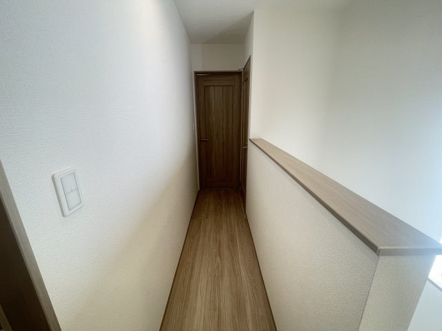 南城市佐敷新開1番（全3棟）ラストB号棟の内装|B号棟　2階ホール♪