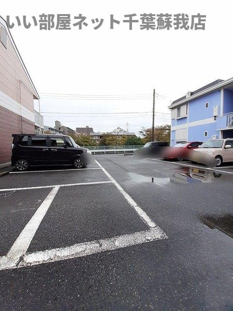 ファインヒルズＡの駐車場|カースペースがあります