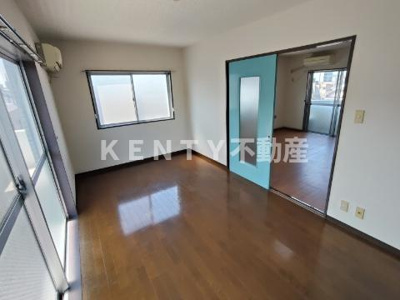 【寝室】 | マツイチサンパレス第6 | 広くて明るい寝室