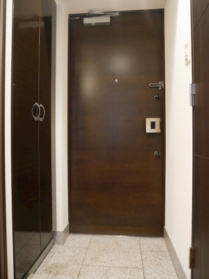 【玄関】 | グリフォーネ横浜・伊勢町弐番館