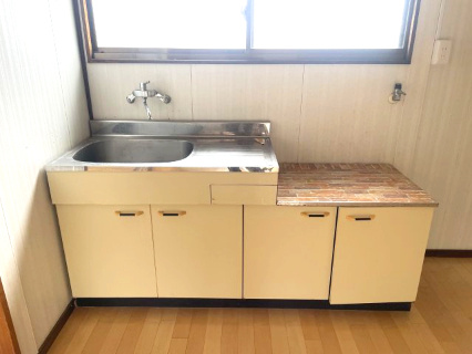 高島市安曇川町常磐木中古戸建のキッチン
