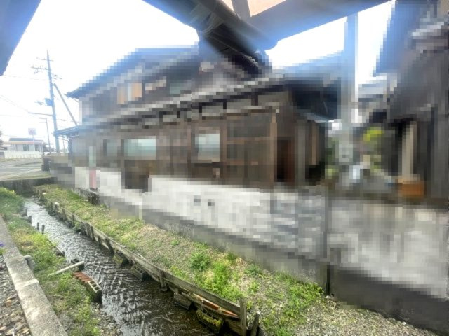 高島市安曇川町常磐木中古戸建の周辺|南西側水路