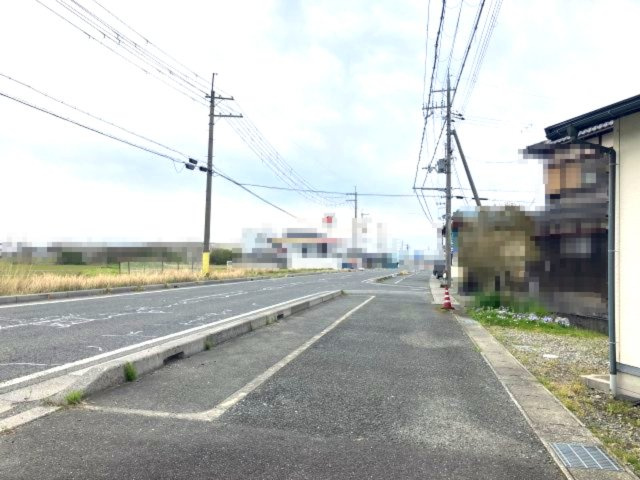 高島市安曇川町常磐木中古戸建の前面道路含む現地写真