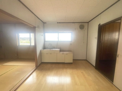 高島市安曇川町常磐木中古戸建のキッチン