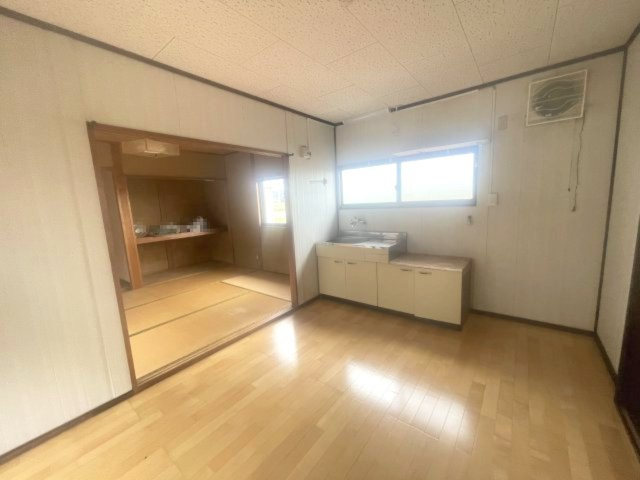 高島市安曇川町常磐木中古戸建のキッチン