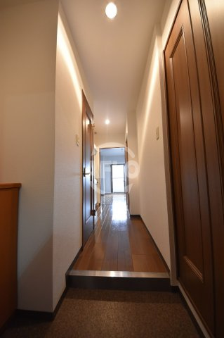 ロイヤルクイーンズパークの玄関|ロイヤルクイーンズパーク　玄関スペース