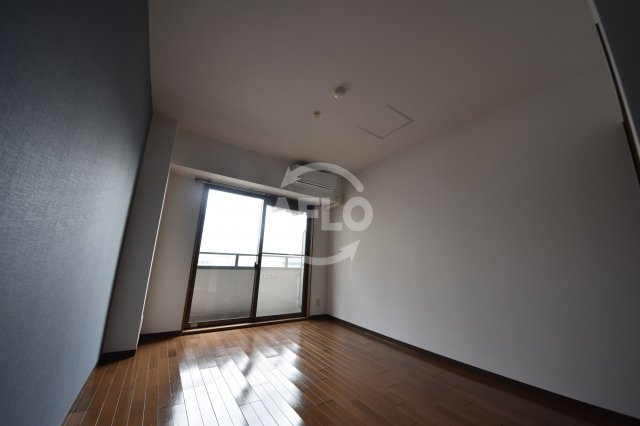 ロイヤルクイーンズパークの居間・リビング|ロイヤルクイーンズパーク　洋室