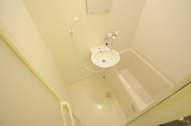 レオパレスセントクレアの浴室|※同タイプのお部屋の写真です