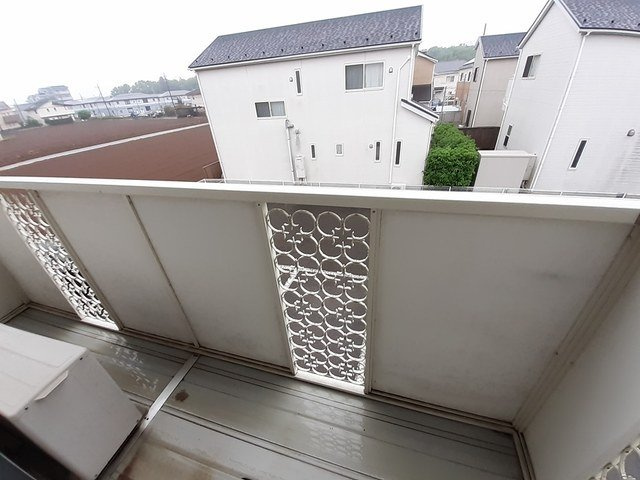 グリーンパーク松代のバルコニー|お洗濯にも便利なバルコニー付き