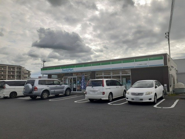 グリーンパーク松代の周辺|ファミリーマートまで350m
