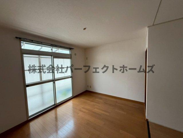 船橋本町2丁目戸建　賃貸の居間・リビング|こちらのリビングで趣味の時間をお楽しみください