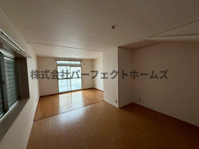 船橋本町2丁目戸建　賃貸の居間・リビング|こちらの居間で趣味の時間をお楽しみください