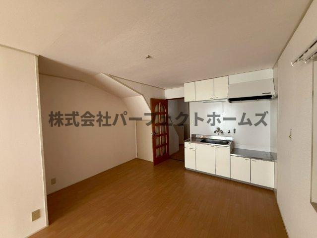船橋本町2丁目戸建　賃貸の居間・リビング|ゆったり過ごせるリビングです